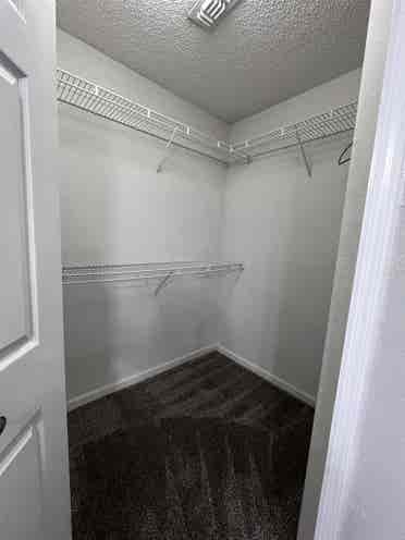 MASTER BEDROOM AVALIABLE