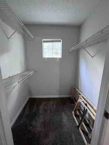 1 bedroom available! Female only!