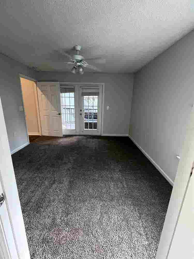 MASTER BEDROOM AVALIABLE