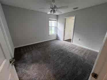 MASTER BEDROOM AVALIABLE