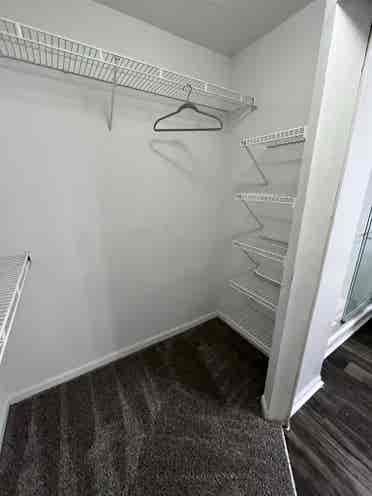 MASTER BEDROOM AVALIABLE