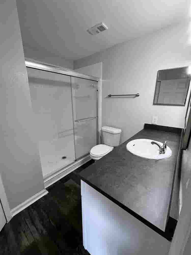 MASTER BEDROOM AVALIABLE