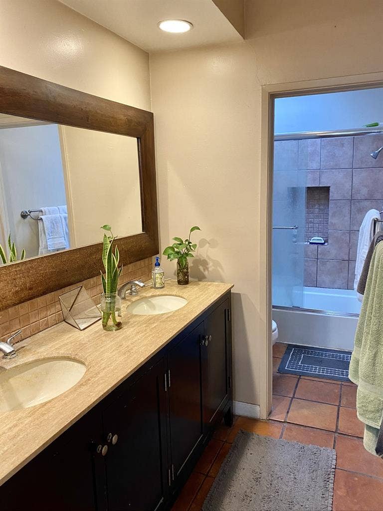 Private room in mid city.