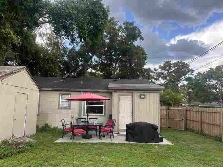 Master bedroom for rent