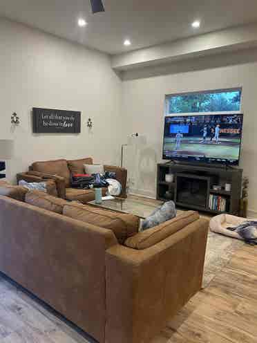 Looking for a roommate