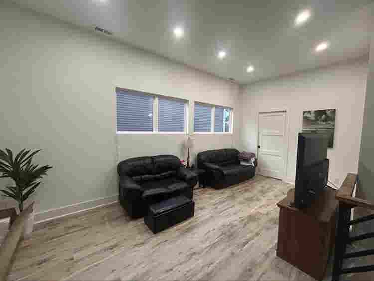 Looking for a roommate
