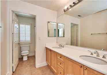 4 Private rooms for rent