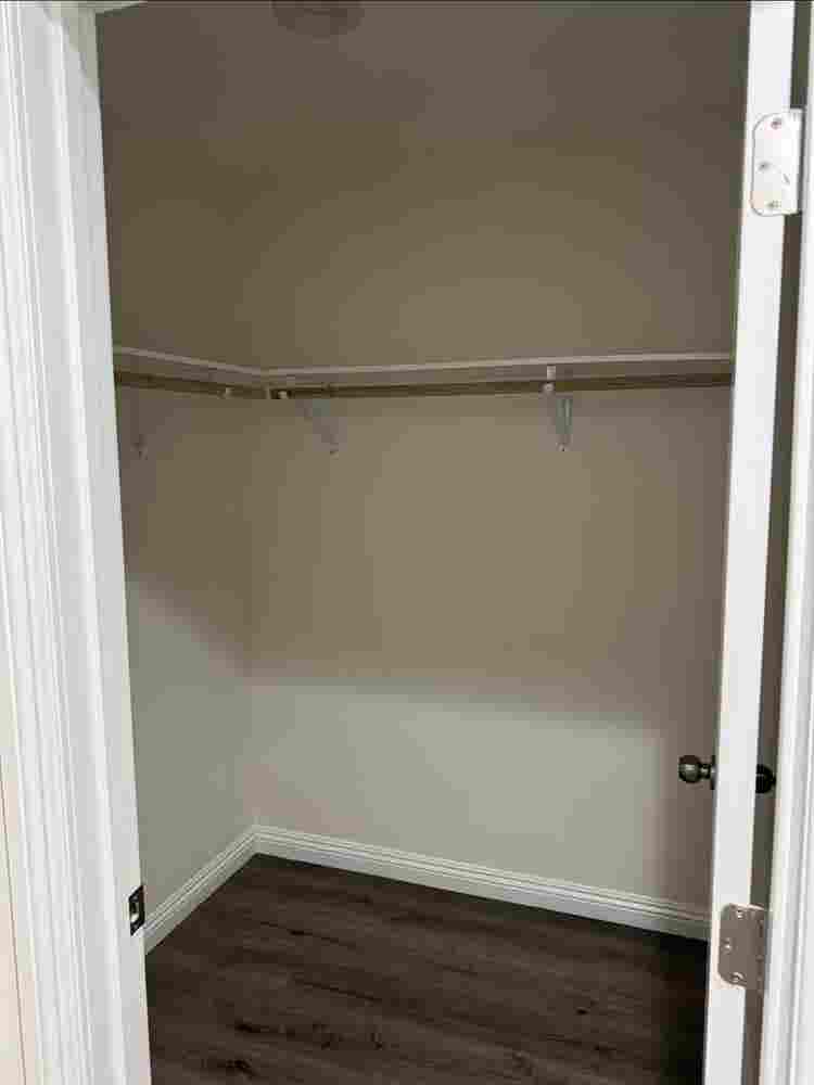 1 bedroom with bathroom + closet