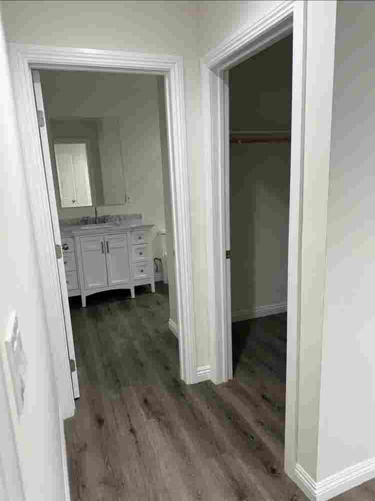 1 bedroom with bathroom + closet