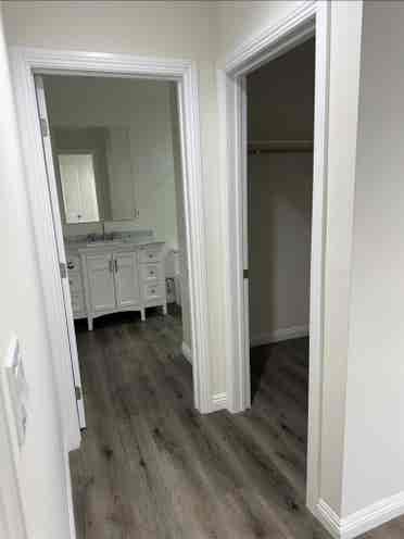 1 bedroom with bathroom + closet