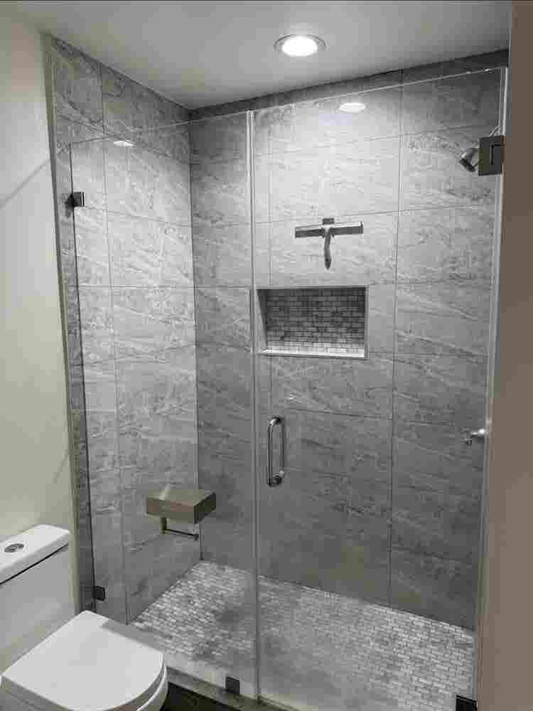 1 bedroom with bathroom + closet