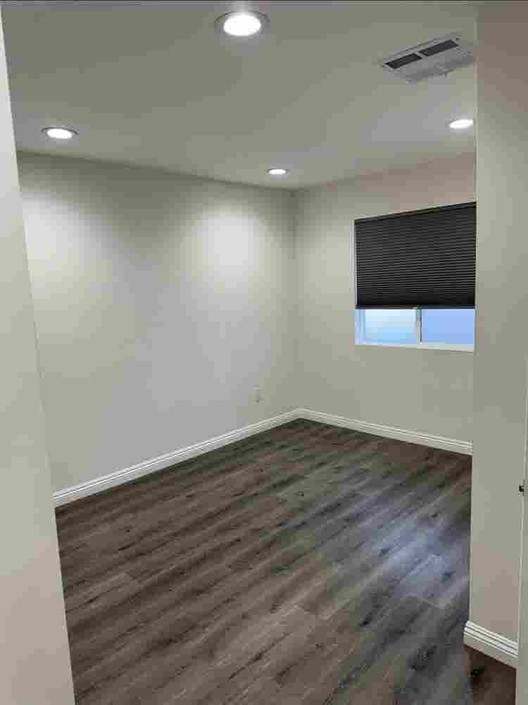 1 bedroom with bathroom + closet
