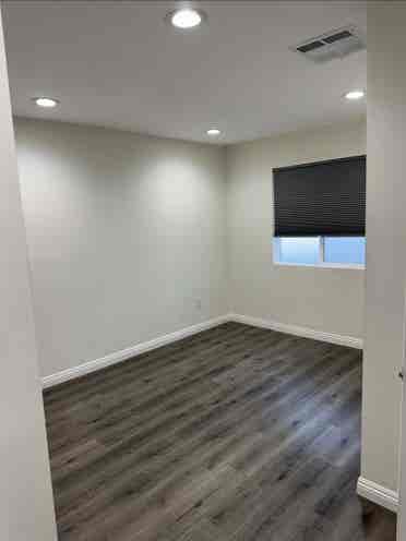 1 bedroom with bathroom + closet