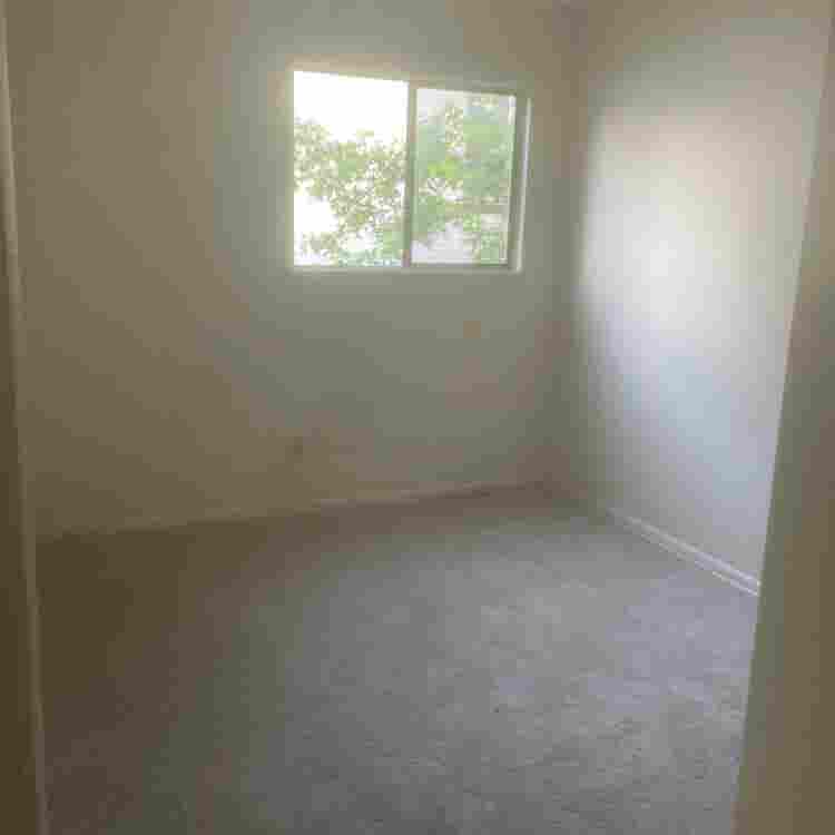 Room in E Rich Street, Columbus