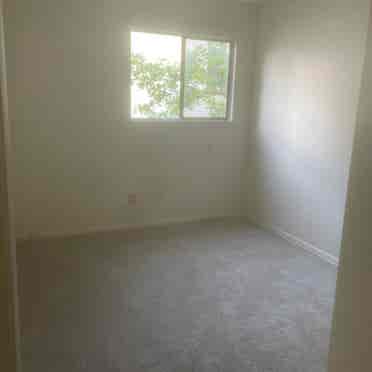 Room in E Rich Street, Columbus