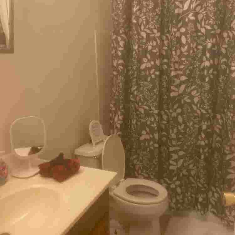Room in E Rich Street, Columbus