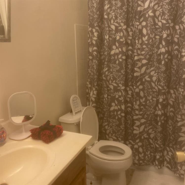 Room in E Rich Street, Columbus