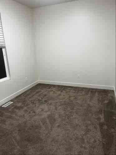 Looking for Daybreak Roommates
