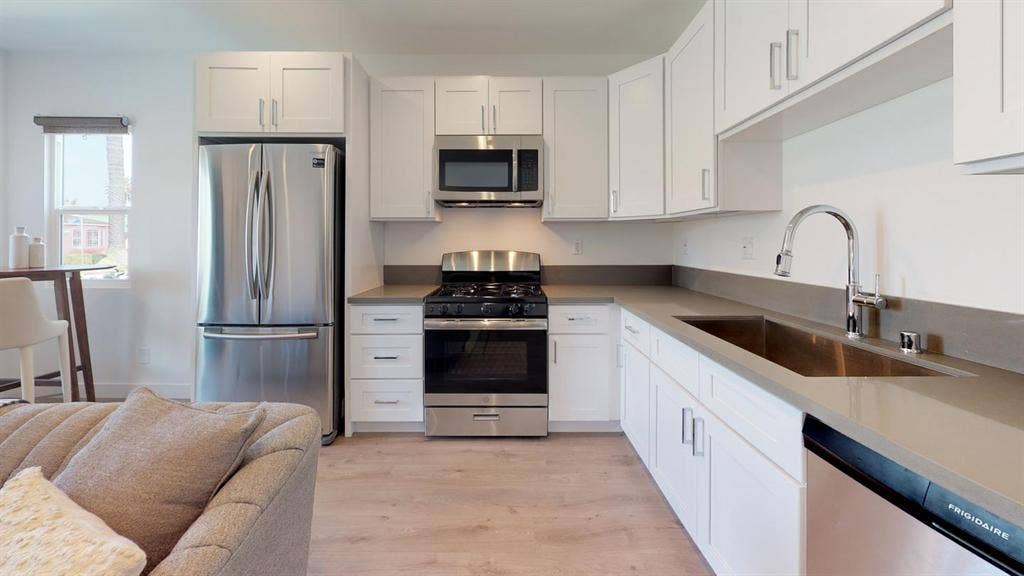 1 BR in Los Angeles