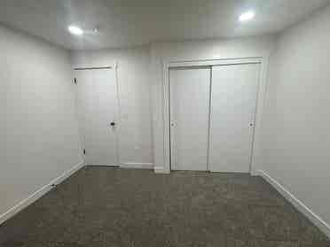 Female roommate wanted