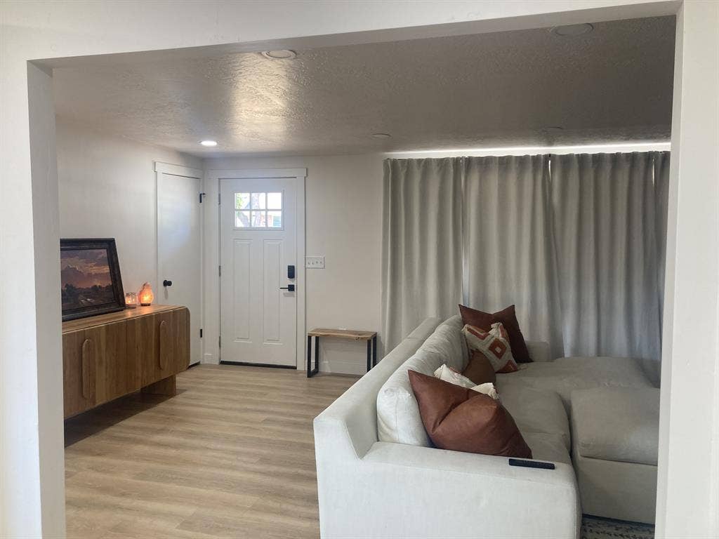 Female roommate wanted
