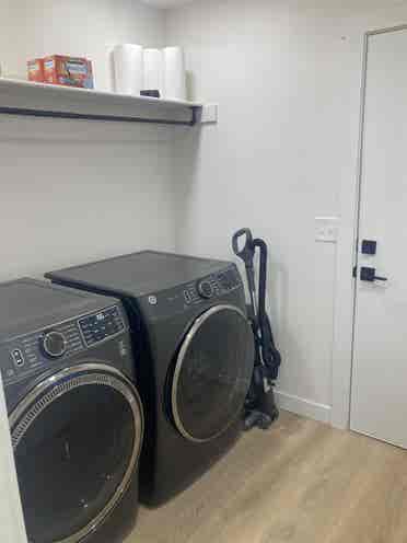 Female roommate wanted