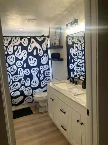 Female roommate wanted