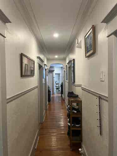 4 private rooms and 2 bathrooms
