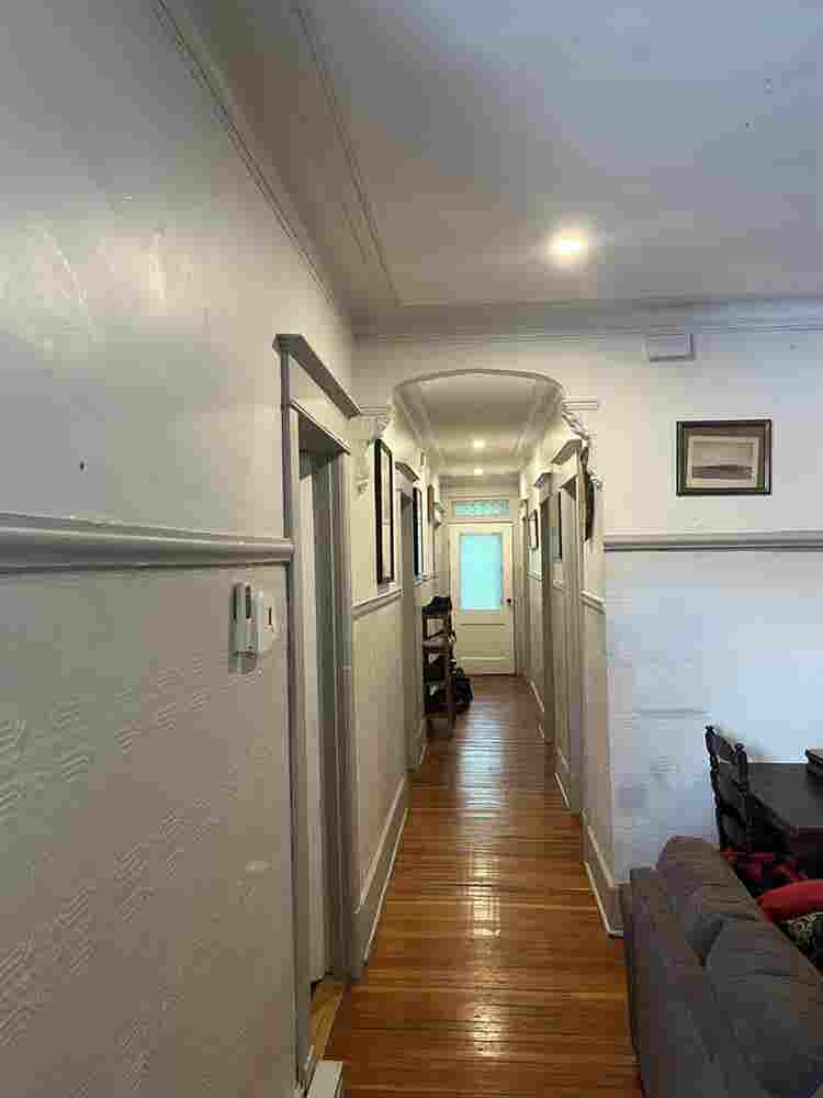 4 private rooms and 2 bathrooms