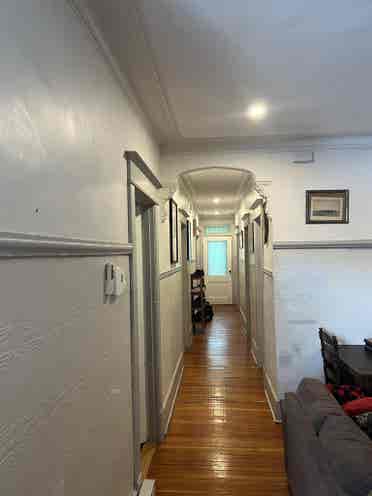 4 private rooms and 2 bathrooms