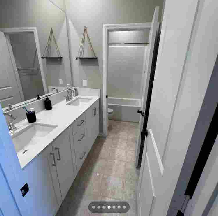 Private Room/Bath/Living Space