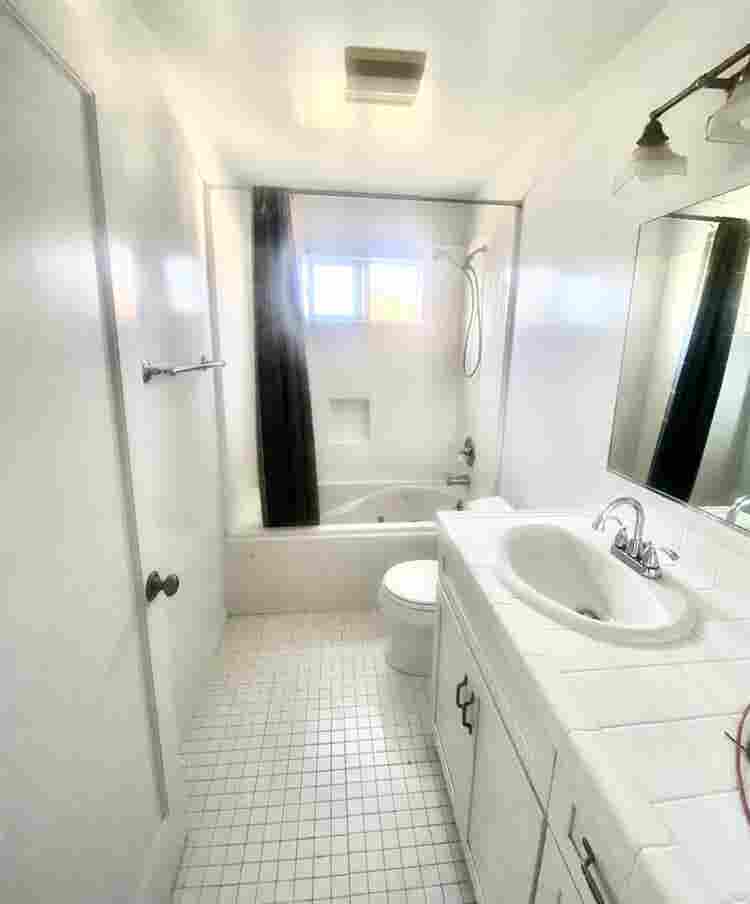 Ocean View & Hardwood Floors 2BR
