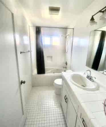 Ocean View & Hardwood Floors 2BR