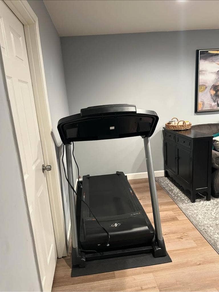 Room for rent in Condo in Encino