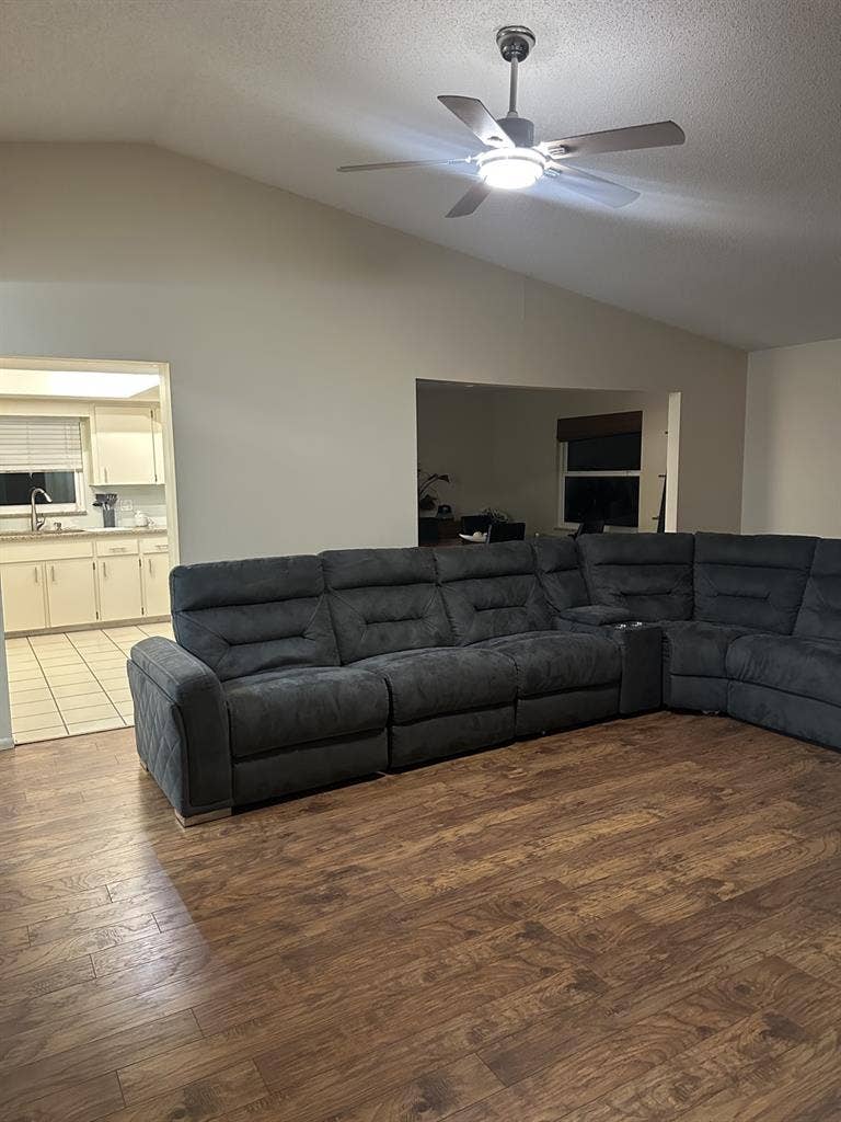 Room in casselberry for rent