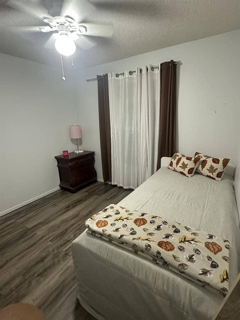 Room in casselberry for rent