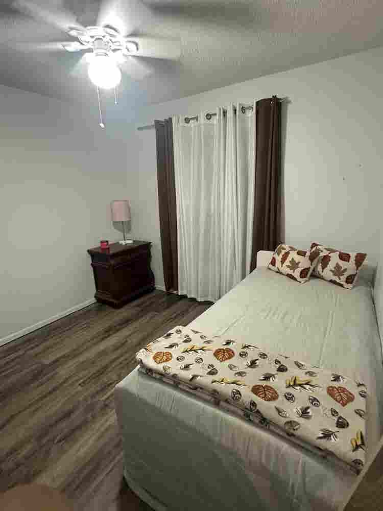 Room in casselberry for rent
