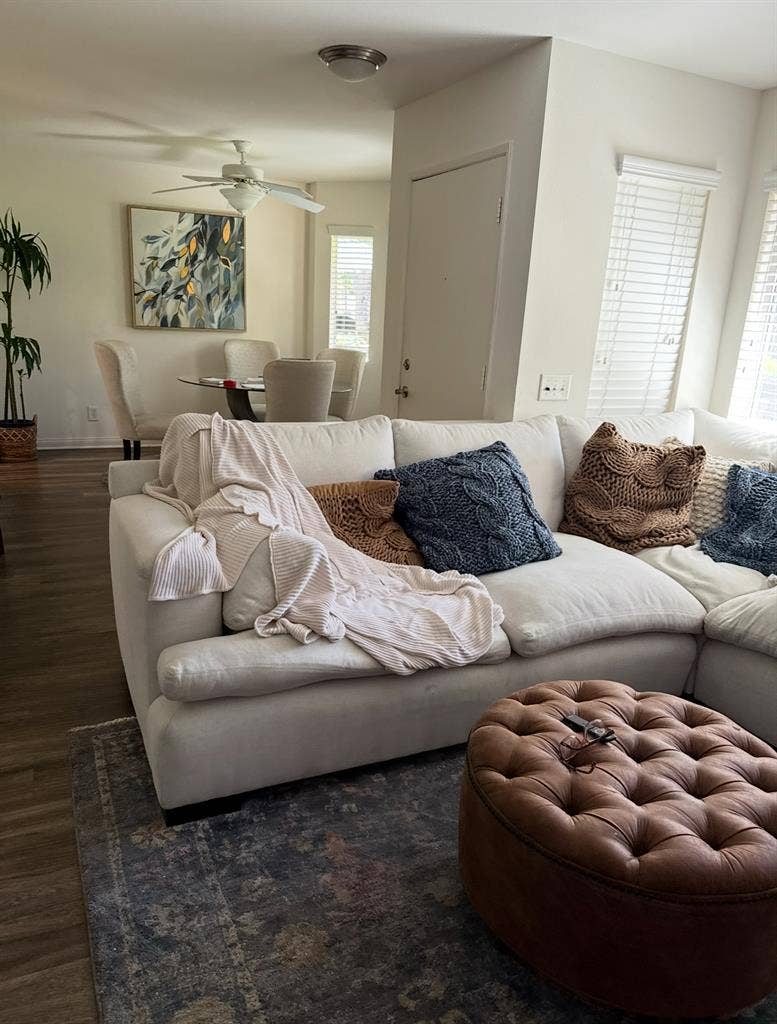 Master Bedroom w/private bathroom