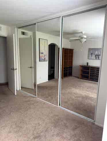 Master Bedroom w/private bathroom