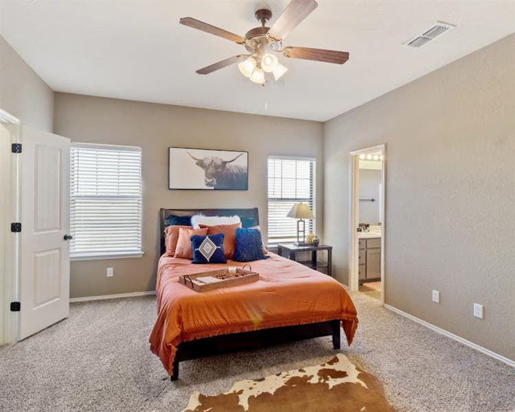 Private room for rent