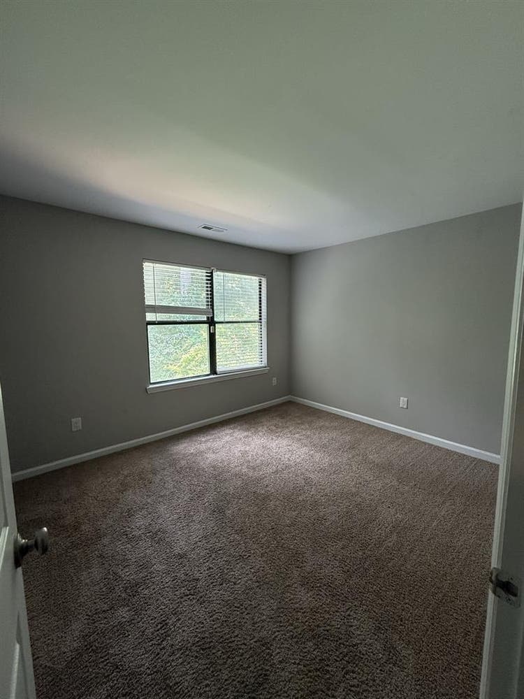 ASAP Roommate Needed – $