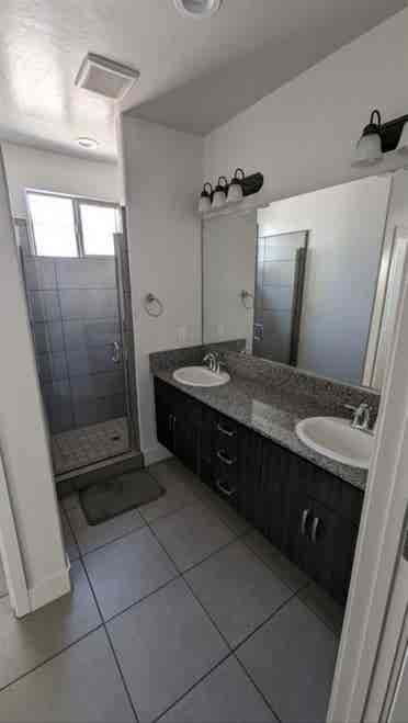 Room rental south Visalia