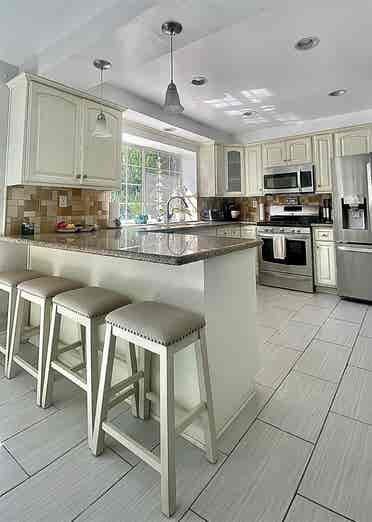 New Listing 4 BEDROOM & POOL