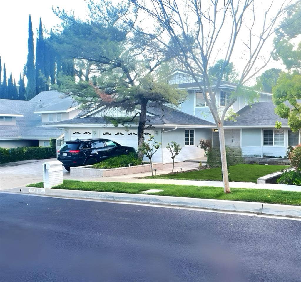 New Listing 4 BEDROOM & POOL