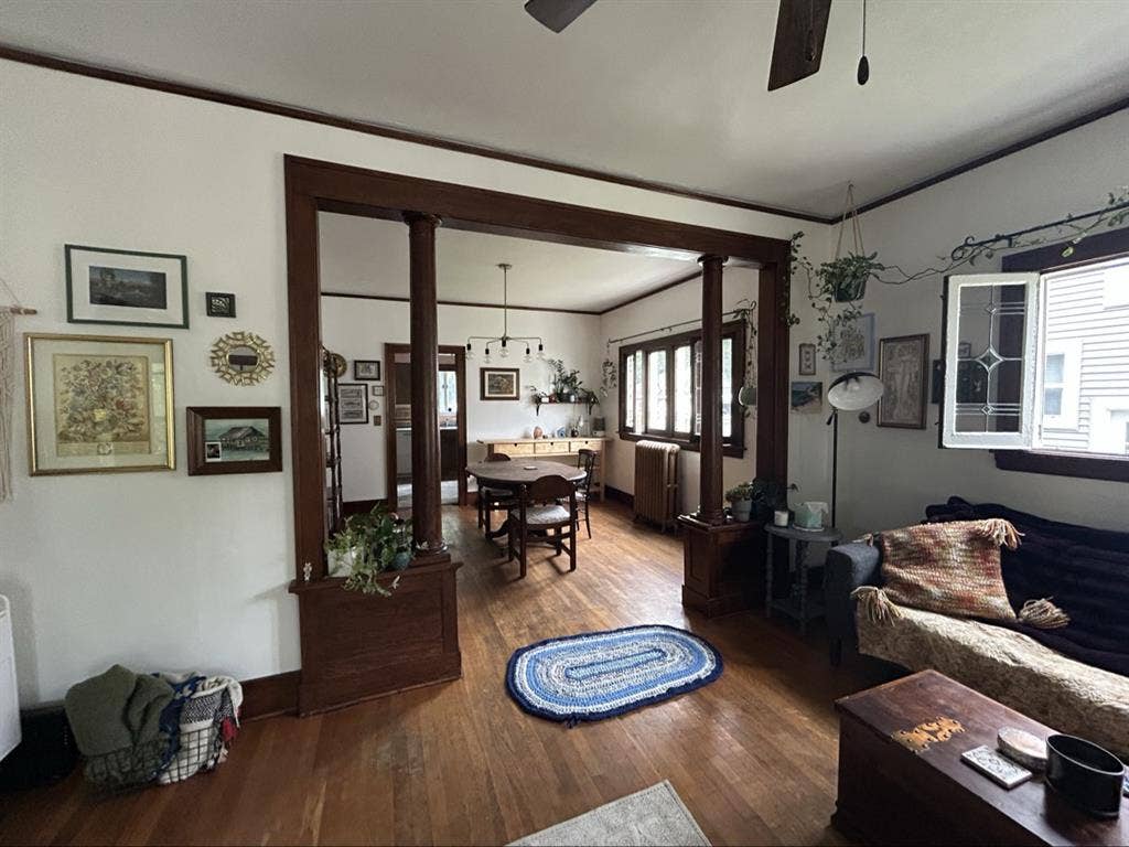 ISO One Roommate, West Side GR