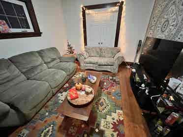 Urgently Looking for Roommate