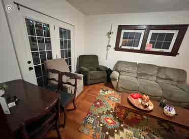 Urgently Looking for Roommate