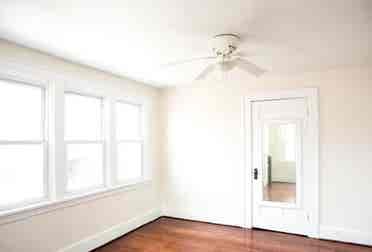 Urgently Looking for Roommate