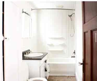 Urgently Looking for Roommate