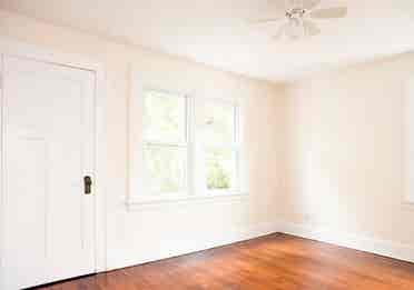 Urgently Looking for Roommate